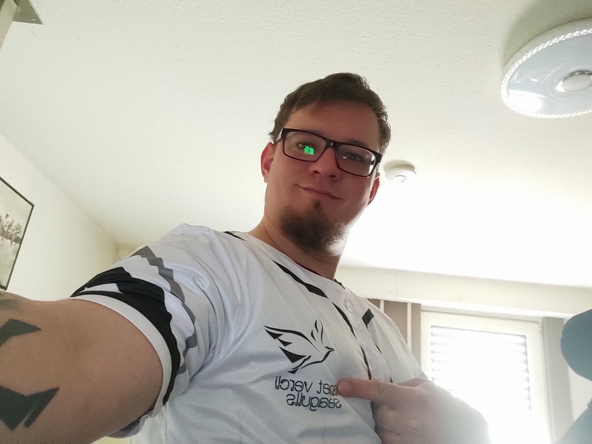 AmA_R6S's tweet photo. Uuuuuh i have a sexy Jersey, Big thanks to @verdipwnz my First Christmas Gift this year. #pvs #botAmA #fragNOOB https://t.co/3Q3eZrQDnb