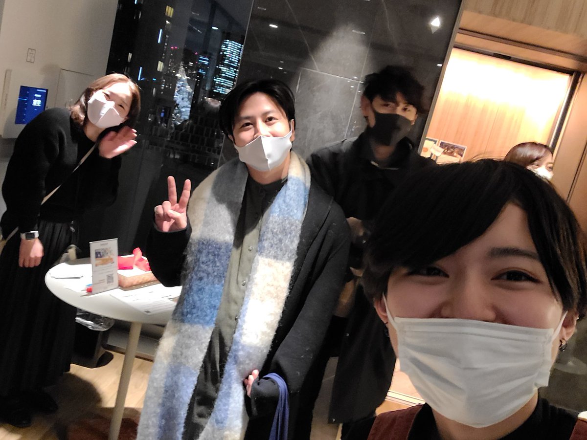 e_kana_515's tweet photo. ぷらすしすとのぎざか
@plusShiftOffice 

クリスマスパーティーです🎄 https://t.co/GSVixoZsKq