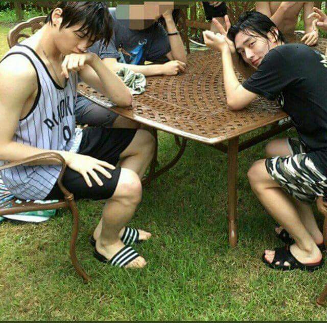 Wannable_twts's tweet photo. kak jisung sm daniel predebut vibe nya kek koko hitz tongkrongan 😎 wb https://t.co/27fs3ph5kR