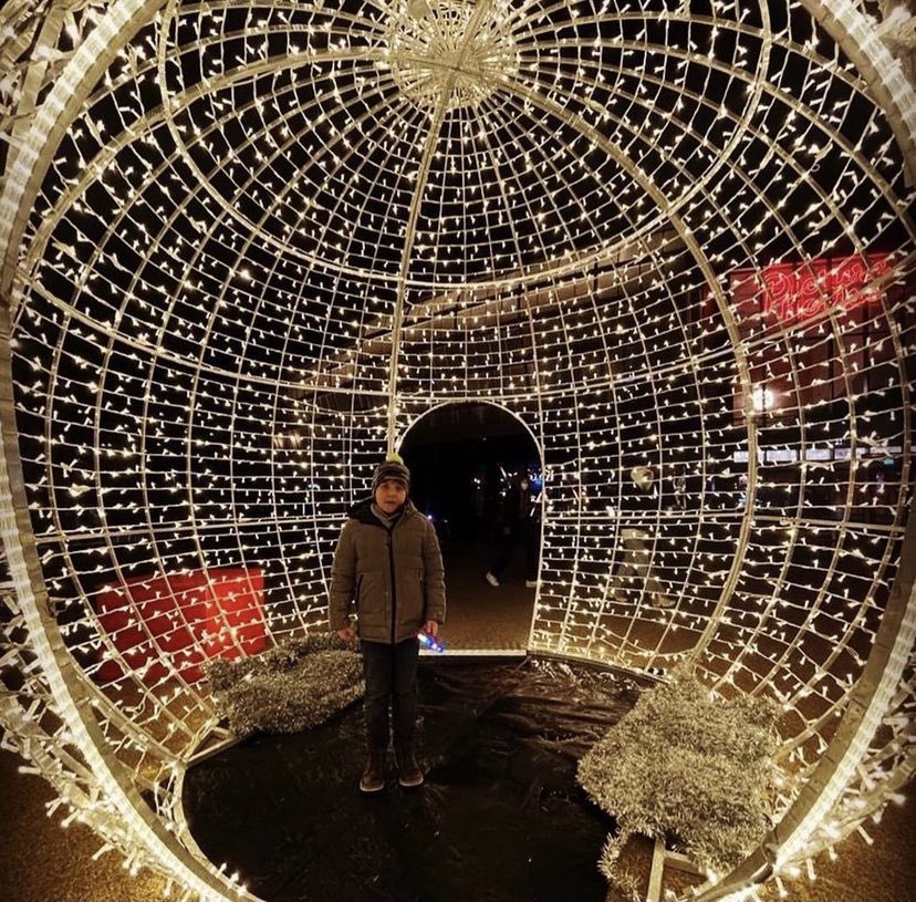 ElwickPlace's tweet photo. Thereβs only a few days left to enter our competition to win Β£100!
Simply:
π
Pose for a photo underneath our giant bauble!
π Post your photo on social media using the #ElwickPlaceChristmas hashtag
We love this photo from #juliocal π
#loveashford #elwickplace https://t.co/hkpx0ViRlN