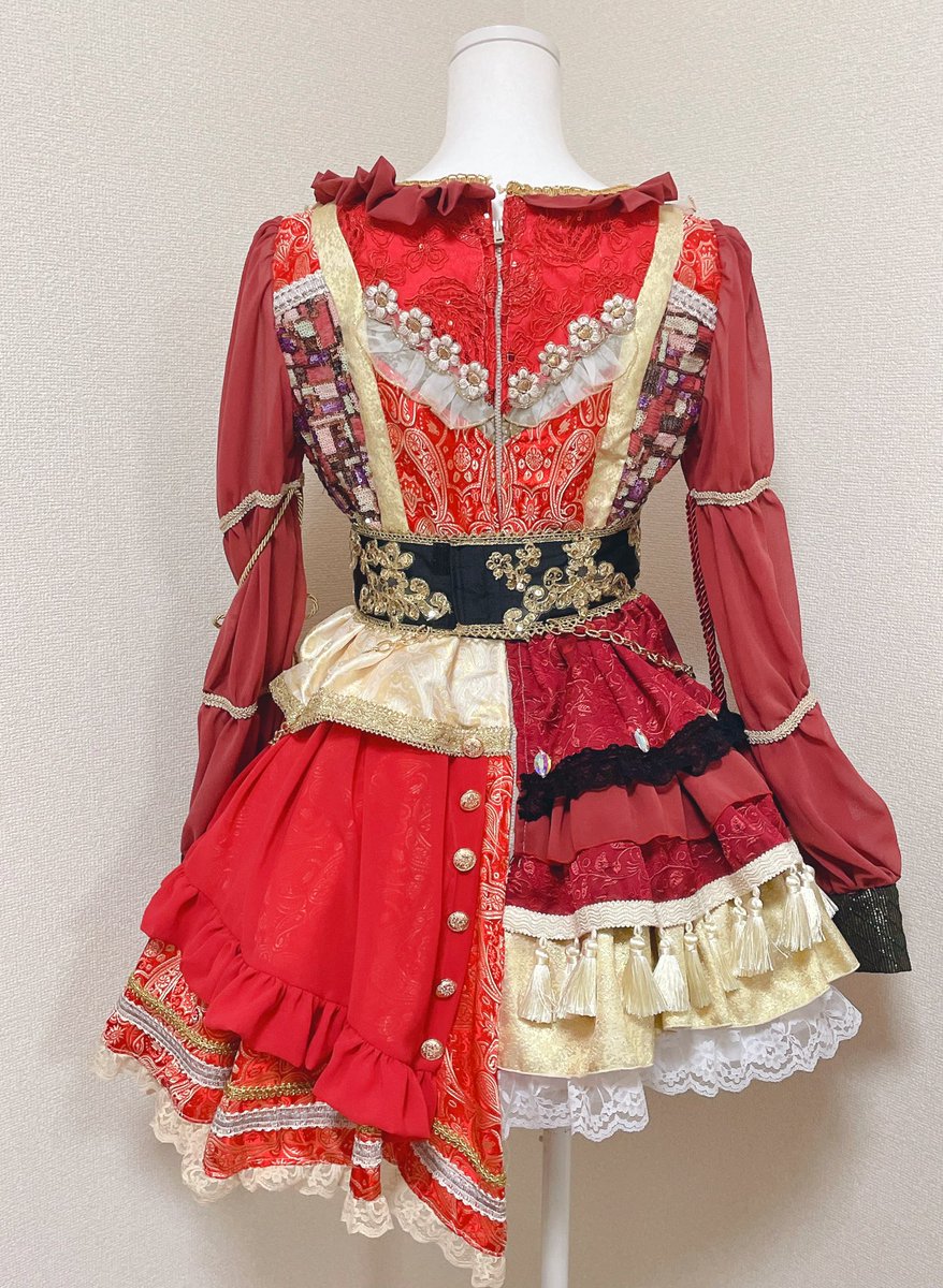 lilac_maidol's tweet photo. シンデレラ宣言！さんの新衣装製作させていただきました🏰💫

SUZUちゃん（＠Dekomorio0 ）お衣装詳細です❤️

#フィユリラ衣装　244 https://t.co/rWCryDUpvs
