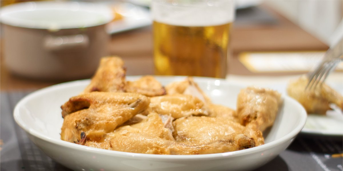 lospollechea's tweet photo. En Los Pollechea te ofrecemos un pollo jugoso, con una salsa especial y ya cortado.
Para que puedas disfrutar de la comida y la compañía sin preocuparte.
Haz tus reservas en el  📞912 883 226.

#madrid #sansebastiandelosreyes #restaurantemadrid #restaurantesmadrid
#cervecera https://t.co/31PDaM4cTk