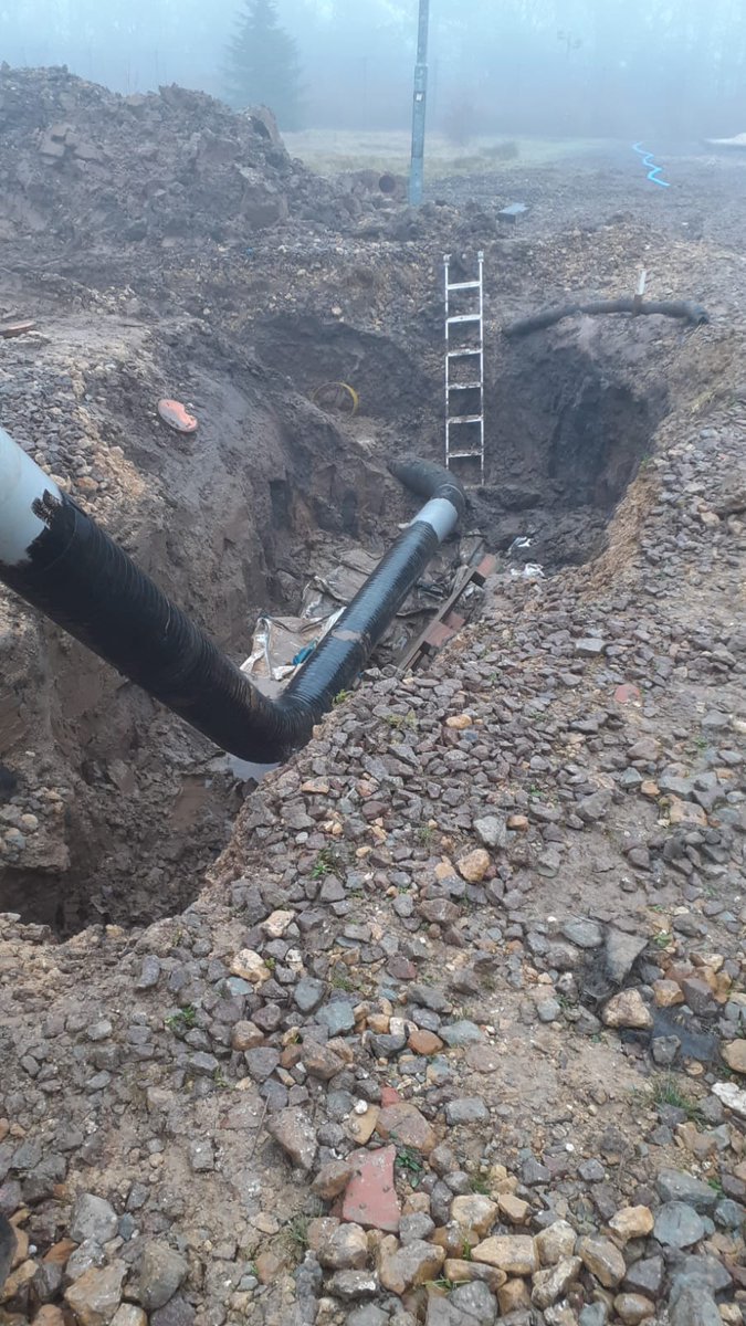 angusenergyplc's tweet photo. 1. Backfilling in new line
2. Connection rising at Uniper compound
3. Spool piece connection
#ANGS https://t.co/qTwiGSEEvC