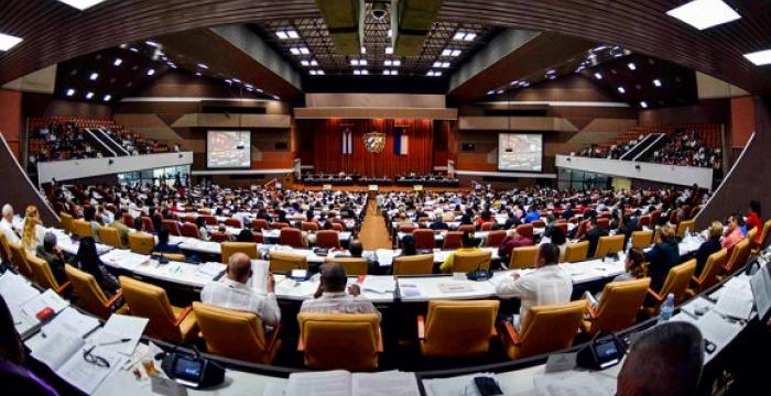 Intensas y aportadoras las intervenciones de diputadas y diputados en las sesiones de nuestra <a href="/AsambleaCuba/">Asamblea Nacional Cuba</a> . El poder del pueblo, ese sí es poder. La democracia auténtica. #CubaVive