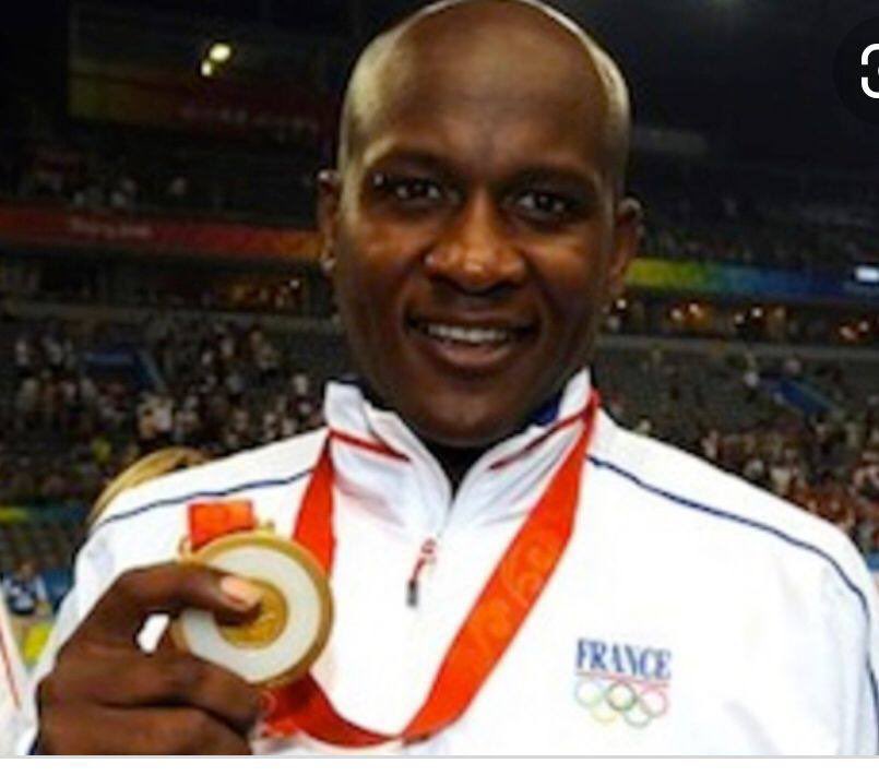 Heureux d’annoncer la nomination d’Olivier Girault, Champion Olympique, du monde qui fut capitaine de l’équipe de France de handball, à la tête de l’<a href="/unss/">UNSS_National</a>
Il donnera en équipe un nouvel élan au sport scolaire
Pour chacun de nos élèves et pour une France nation sportive <a href="/Paris2024/">Paris 2024</a>