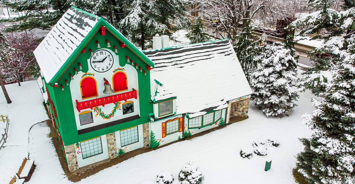 Only two days left to visit Santa at the Santa House! Stop by any of our restaurants for a bite to eat with the family afterwards! #TheHHotelMidland #DolceHotels #downtownmidlandmi #downtownmidland #gogreatlakesbay #findyourelement #santa #santahousemidlandmi #happyholidays