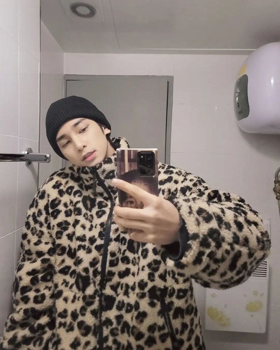 picsofhangyul's tweet image. 