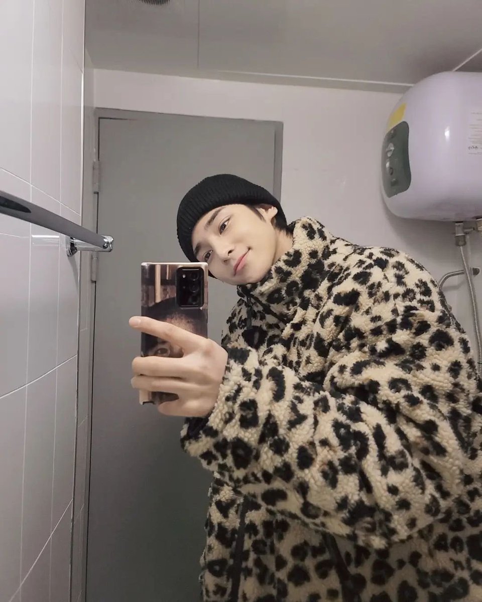 picsofhangyul's tweet image. 