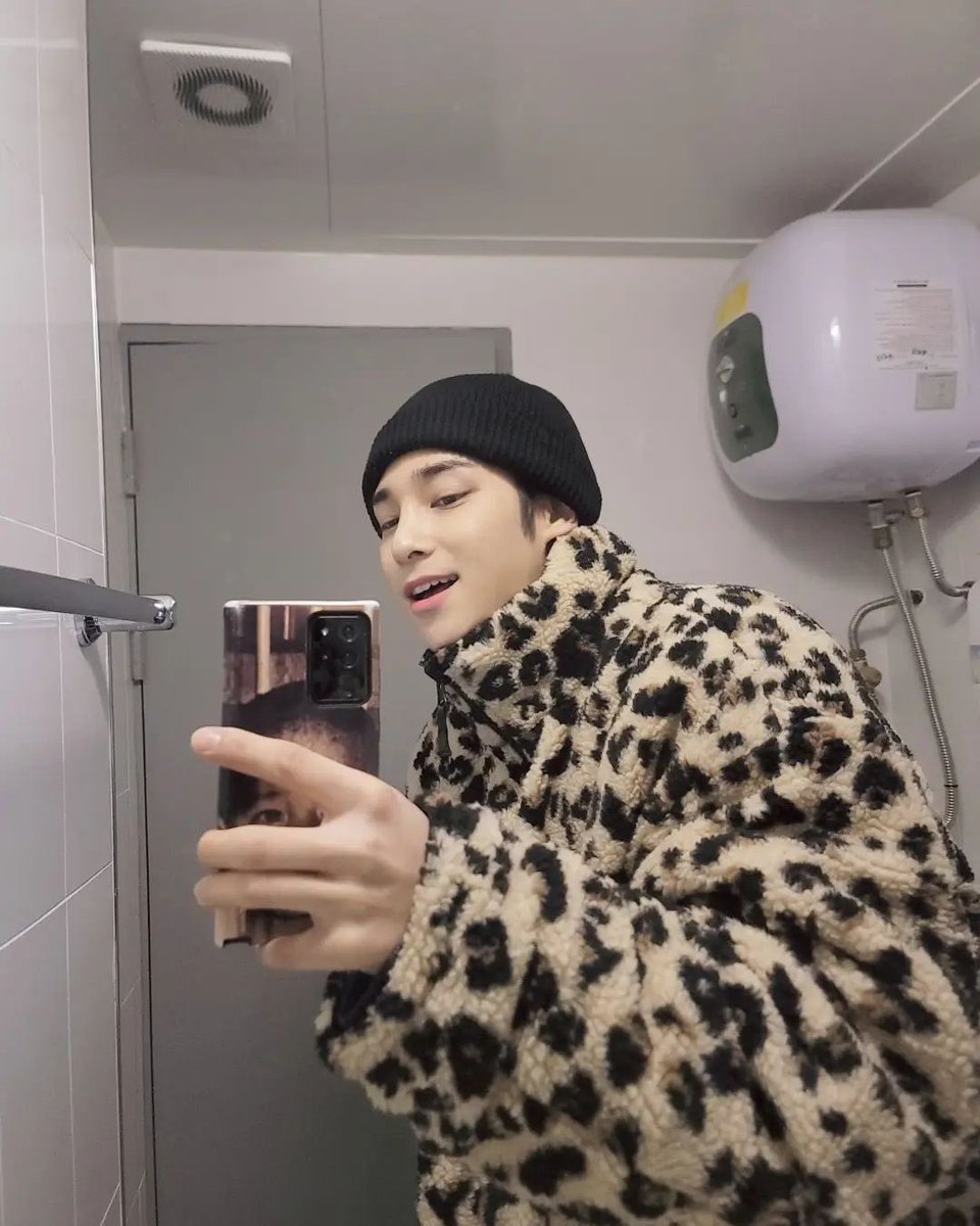 picsofhangyul's tweet image. 