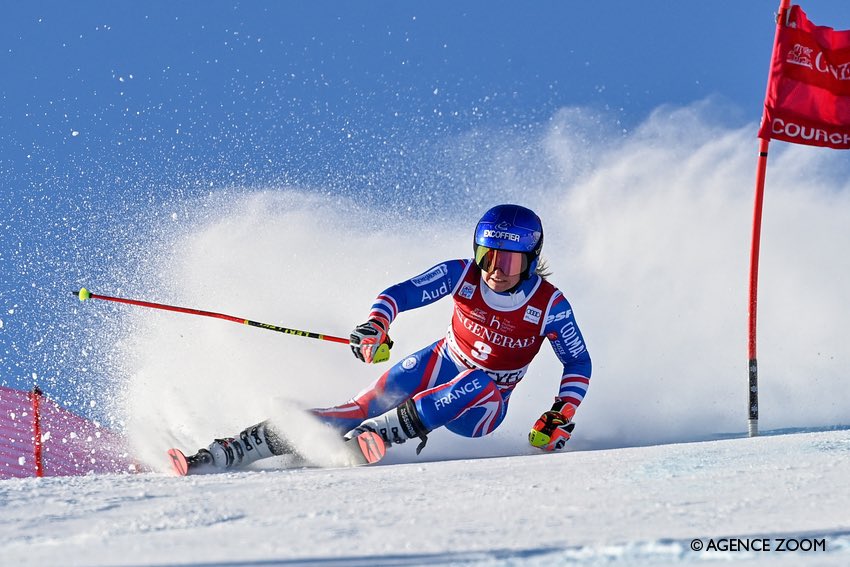 Tessa confirme sa bonne forme !
Au lendemain d’un top 5, <a href="/TessaWorley/">TessaWorley</a> termine au pied du podium du second Géant de <a href="/courchevel/">Courchevel Officiel</a> ! 🔥🇫🇷💪🏻