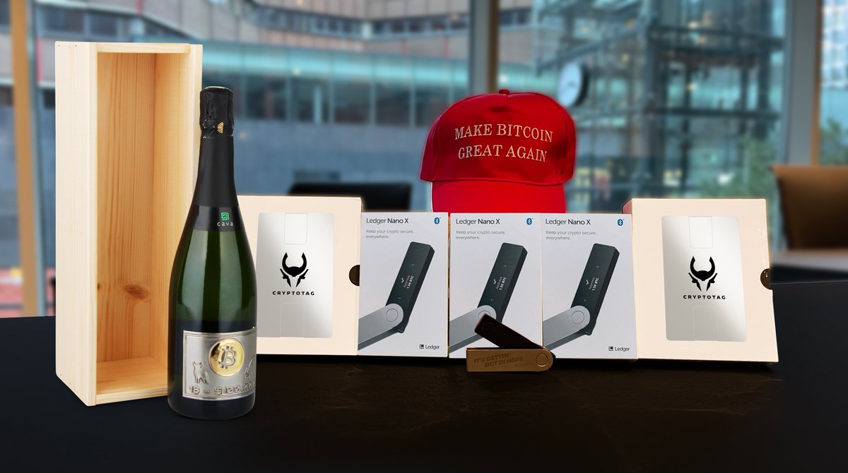 Let’s get ready to rumble! Day 3 of #CryptotagXmas is here!🚨🎁

Today’s prizes:

<a href="/btc100k_nl/">BTC100K🍾⚡️</a>: Bitcoin Cava
<a href="/Excellion/">Samson Mow</a>: MBGA hat
<a href="/Polkadot/">Polkadot</a>: 3x Polkadot branded Ledger
<a href="/CRYPTO_TAG/">CRYPTOTAG | Seed Phrase Storage</a>: 2x Zeus Starter Kit

Rules:
• Retweet
• Follow all accounts
• Tag your favorite content creator