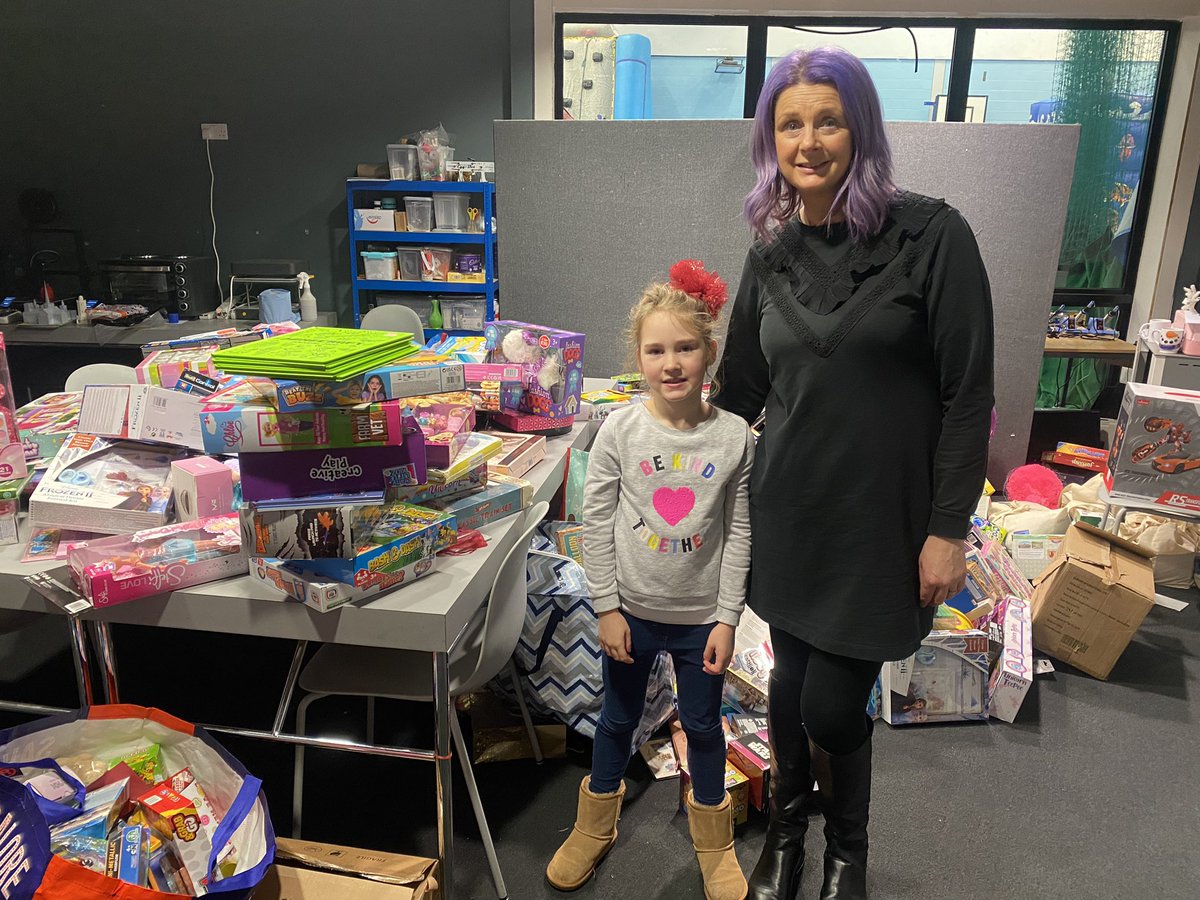 BDYouthZone's tweet photo. A big thank you to Paula and her daughter Hetty from BYZ Patron Graham & Brown for coming in to help us organise and to give out all the presents to the BYZ members and families for Christmas 🎄🎄as part of the ‘Zone to Home’ at Christmas
#christmas #youngpeople #ZonetoHome https://t.co/Iioo1cKv7I