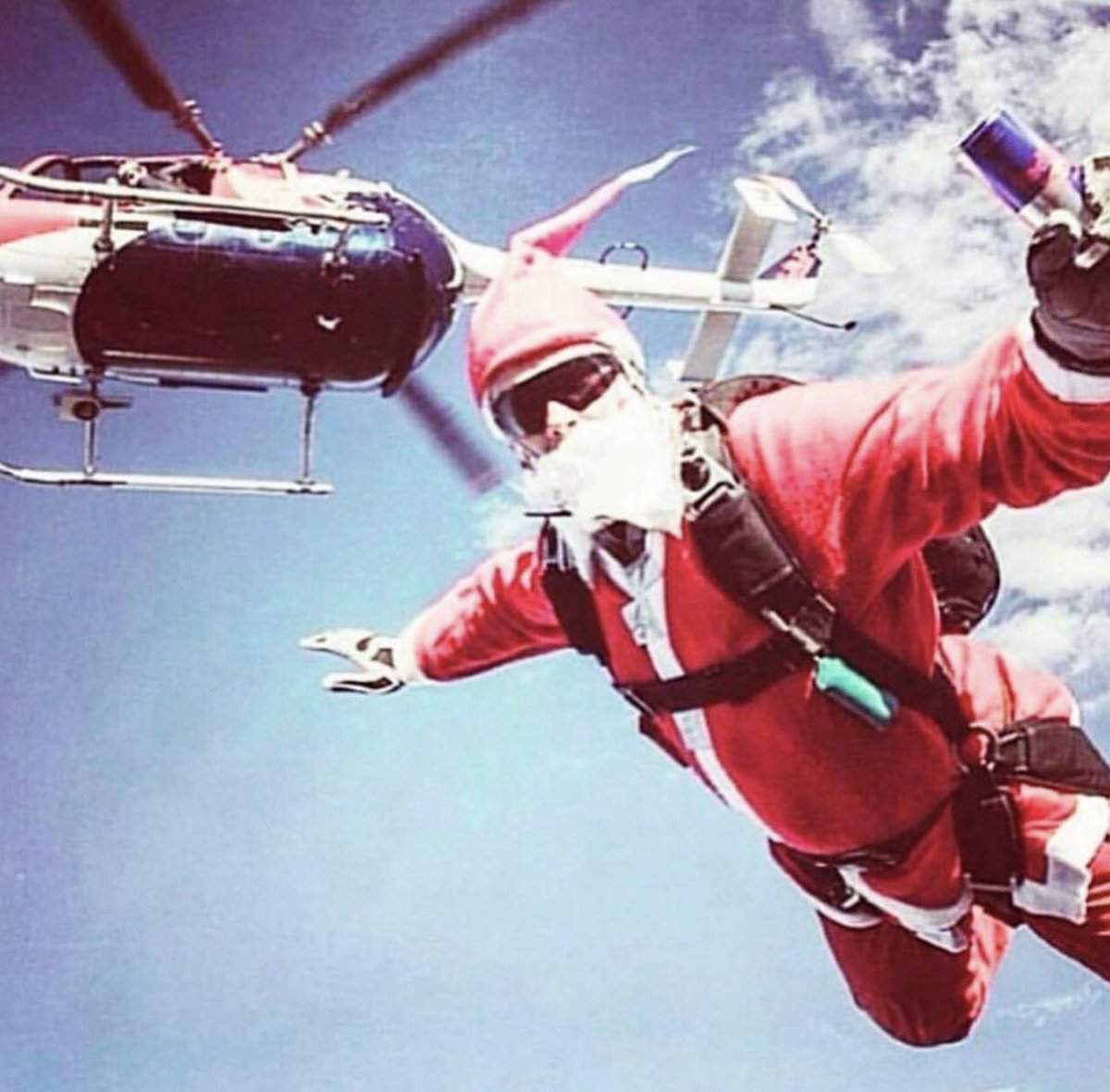 Time to reflect on this disruptive year, time to take a break and spend time with your loved ones, happy holidays 🙏🙏🙏
<a href="/cedskywalker/">Cedric Dumont</a> #daretojump #GivesYouWings