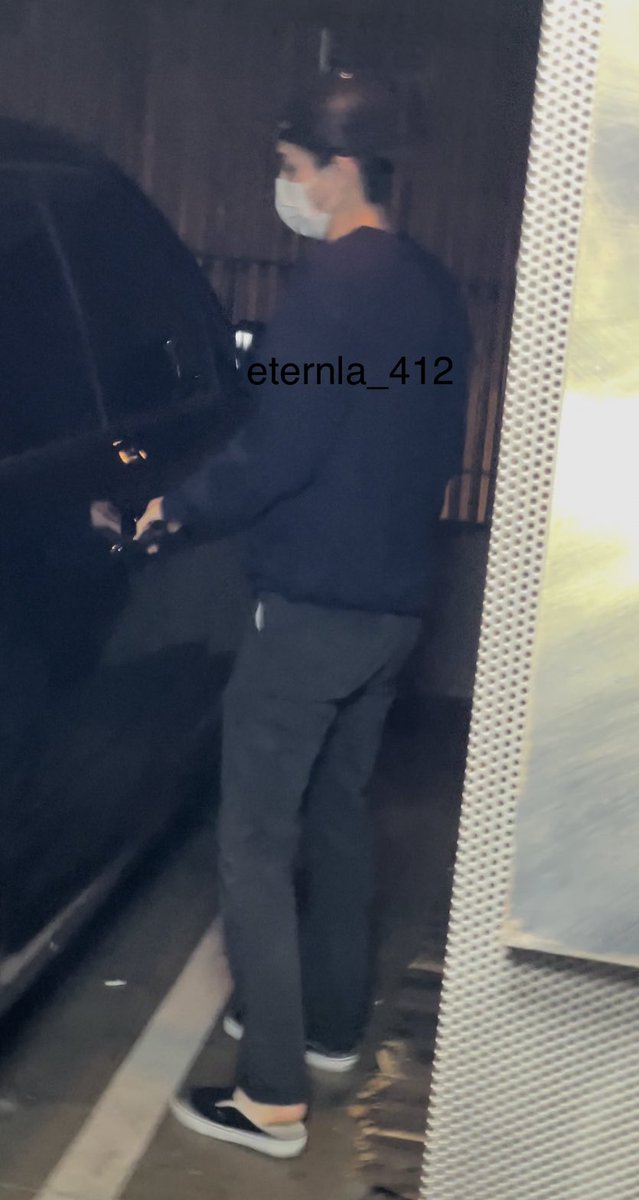 eternal_412's tweet photo. 211222 세훈이 후야 퇴근 https://t.co/XWJKka8ZTf