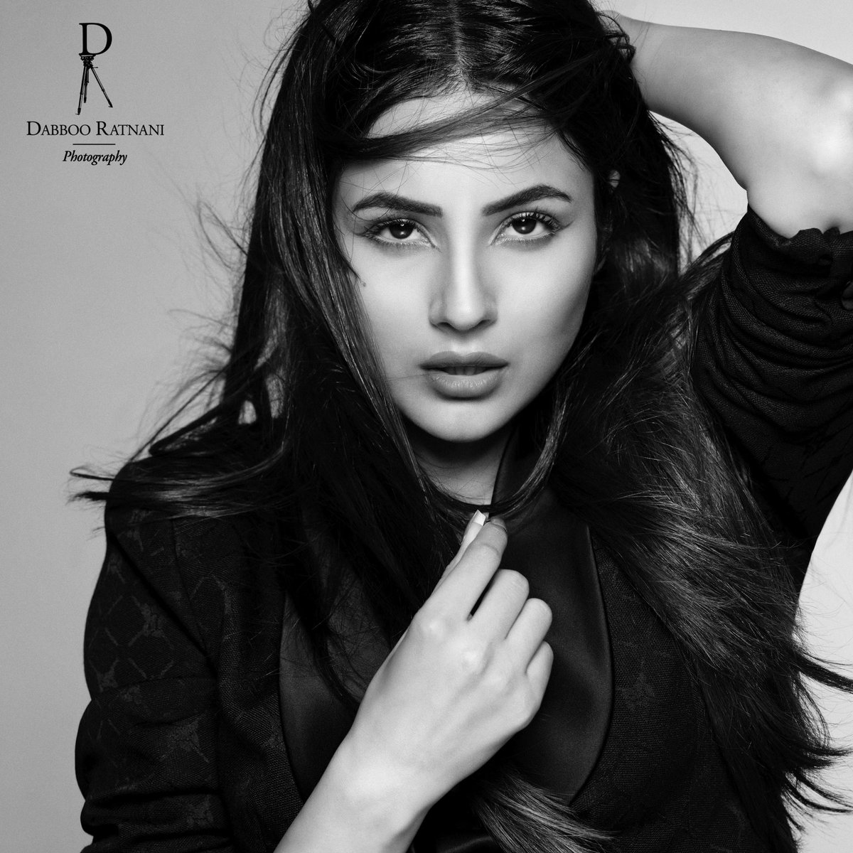 DabbooRatnani's tweet photo. 🔥💛 All The Fire That Has Ever Burnt You, Has Also Turned You Into Gold ❤️‍🔥 @ishehnaaz_gill 

📸 @DabbooRatnani 

@ManishaDRatnani 
#shehnaazgill #dabbooratnani #dabbooratnaniphotography @Dabboo #ShehnaazGiIlxDabbooRatnani https://t.co/ABfGlpb3xA