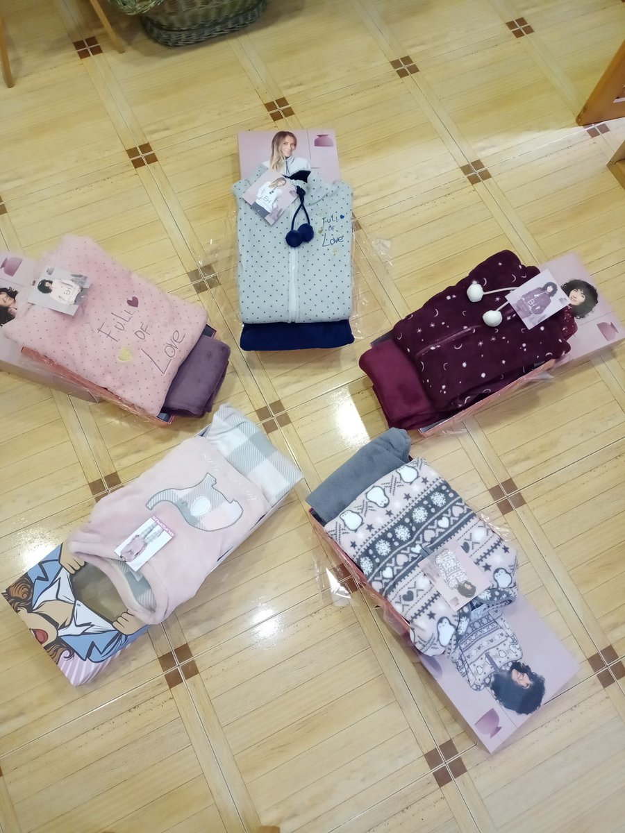 MiHogarTorre's tweet photo. 👘 ¡LLEGAN LOS PIJAMAS A NUESTRO HOGAR!

‼️ Una gran colección de pijamas en algodón y coralina tanto para hombres como mujeres, niñas y niños.

🧖‍♀️ Sets de baño con albornoz y toalla, con la garantía de una marca de calidad cómo Trovador.

🥰 ¡SUPERBONITOS!

👑 #MiReinoMiHogar https://t.co/w2FYasVRhx