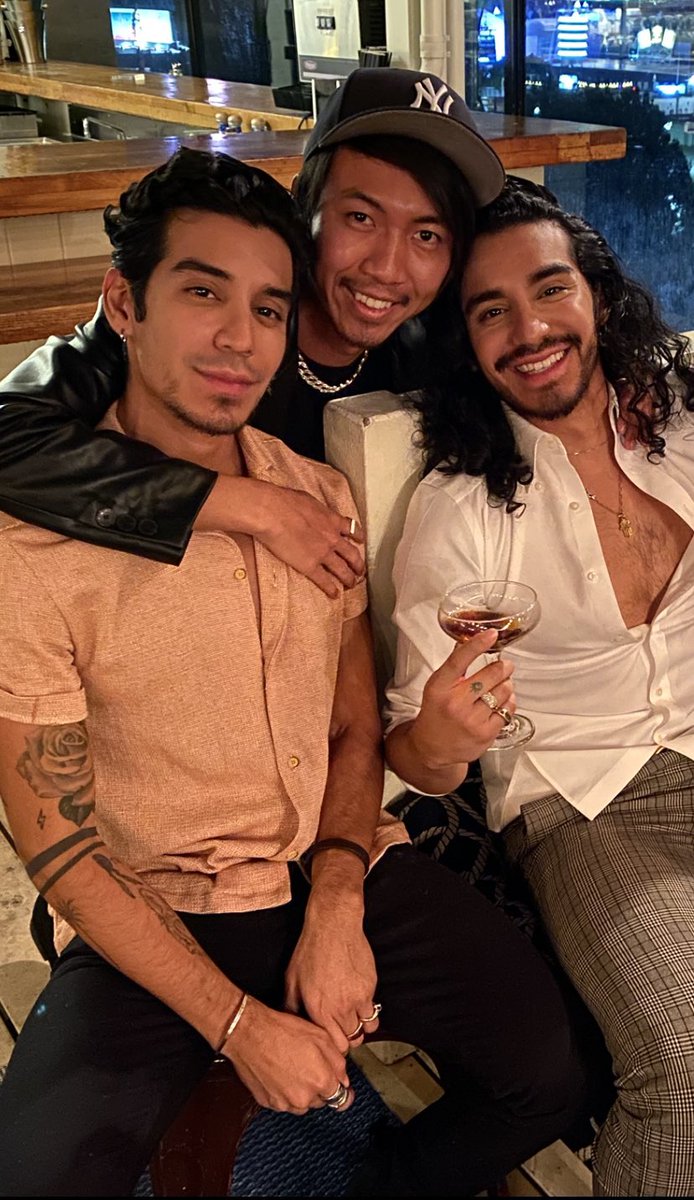 brandeecimo's tweet photo. #HappyBirthday @ezeeeofficial &amp; @Jpcardenasss ❤️💚❤️ https://t.co/2Mv1dEZaMv