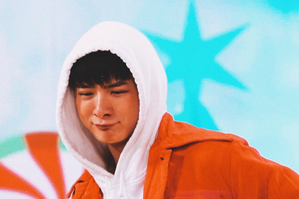 kristfilms's tweet photo. miss you little santa☺️💛 [ #KristPerawat #MINMINxKristSingto2021 ] https://t.co/FGI0OnxQgY