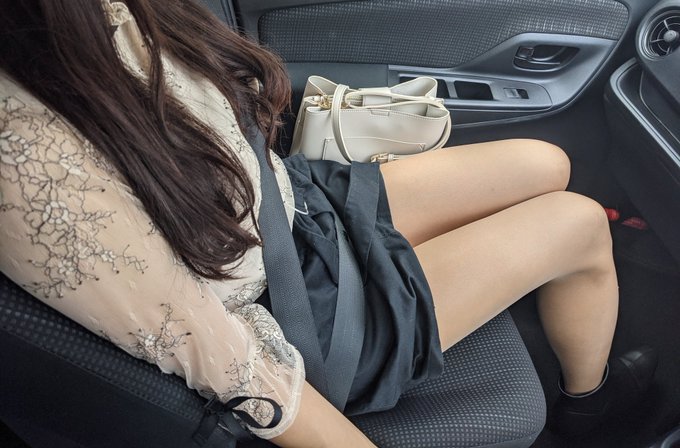 おでかけしてきた🙄 脚綺麗かな？？ #裏アカ女子 #つながりたいし795 https://t.co/9BTxziuhIp<a href="/tag/%E8%A3%8F%E3%82%A2%E3%82%AB%E5%A5%B3%E5%AD%90"class="tags">#裏アカ女子</a><a href="/tag/%E3%81%A4%E3%81%AA%E3%81%8C%E3%82%8A%E3%81%9F%E3%81%84%E3%81%97795"class="tags">#つながりたいし795</a>