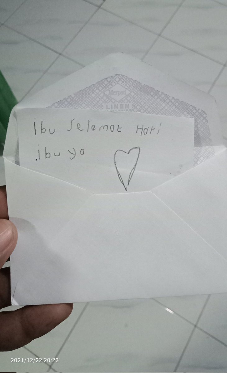 Dwiplento's tweet photo. Beberapa hari yg lalu aku yg dpt surat dari #neggi, hari ini #neggi kirim untuk ibunya๐ค๐
Ibu, selamat hari ibu ya๐ https://t.co/eO5vhgwOR1
