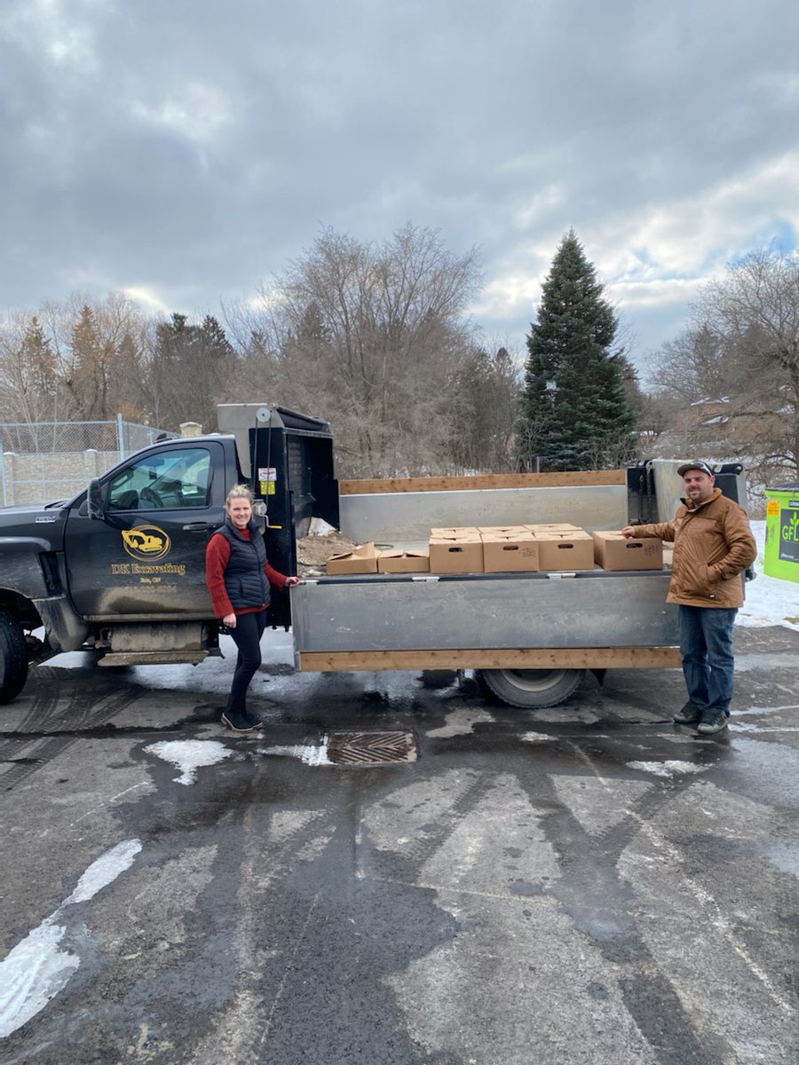 EastWellCS's tweet photo. Correction :EWCS would like to send out a HUGE thank you DK Excavating for coming in and saving the day by dropping off a large donation of turkeys and hams that we so desperately needed for our Christmas Hampers!!! https://t.co/eTWZ8zuqD7