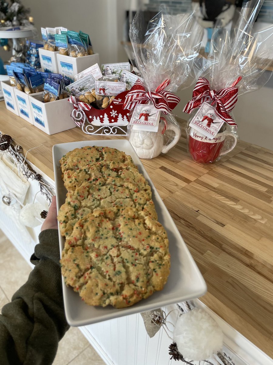 BelegrinaBakery's tweet photo. It’s the most Wonderful Time of the Year! We have some new holiday cookies, so please come and celebrate some holiday cheer with Belegrina! https://t.co/A8bB0nDt04