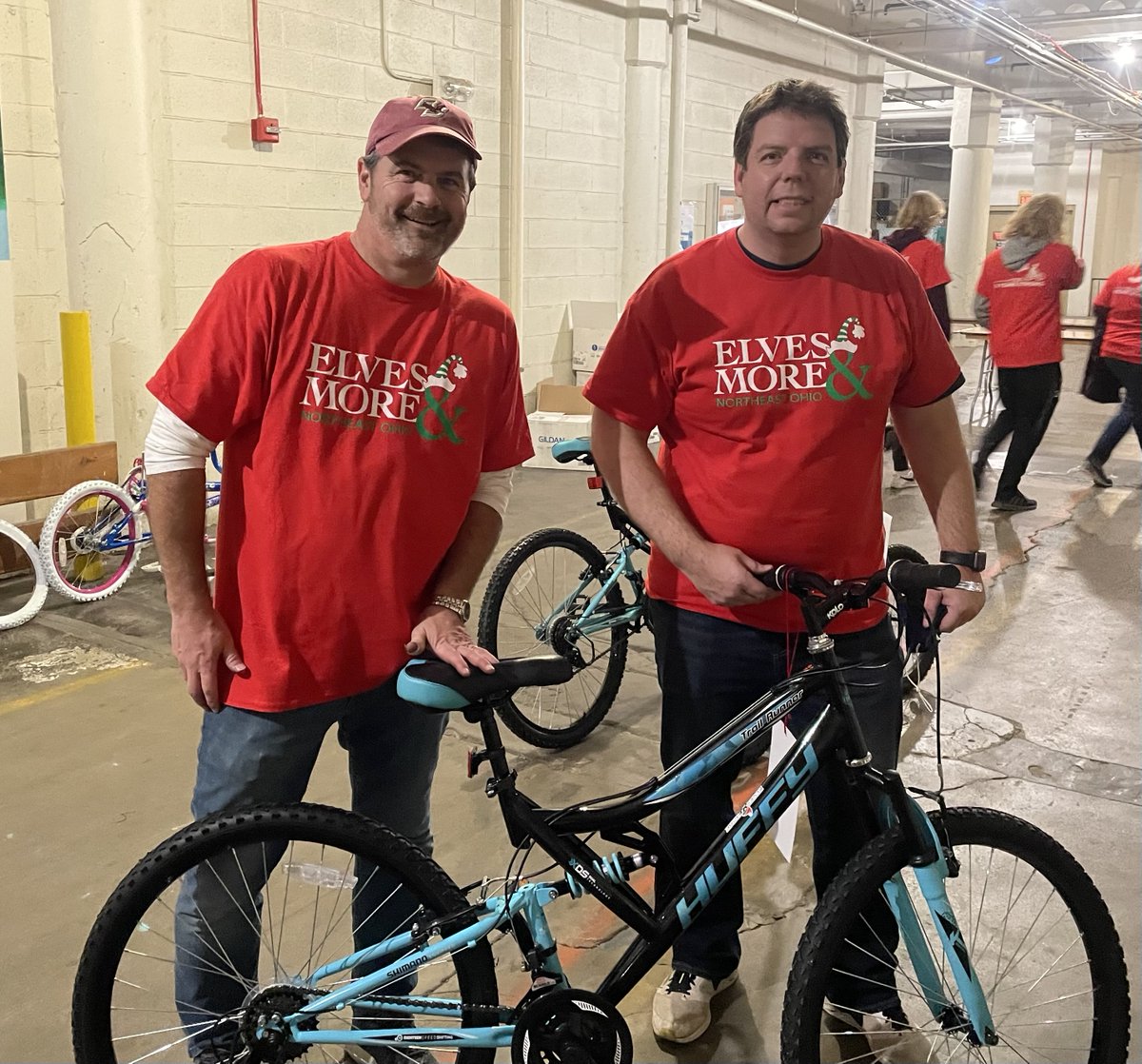 StarkKnoll's tweet photo. Jeff Knoll &amp; Don Scherer are hard at work building bikes for @elvesandmore!
Elves &amp; More is made up of a community of volunteers whose sole intent is to bring hope &amp; joy to children living within our communities during the Christmas Holiday Season: https://t.co/e2yjFU649I https://t.co/PtEged0AdN