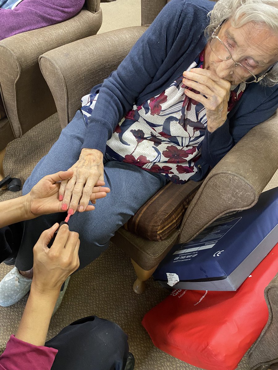 SilkCourtAH's tweet image. So today our lady’s had a little pamper and had their nails done all ready for Christmas 💅🎄❤️ #carehomes #pamper #nails