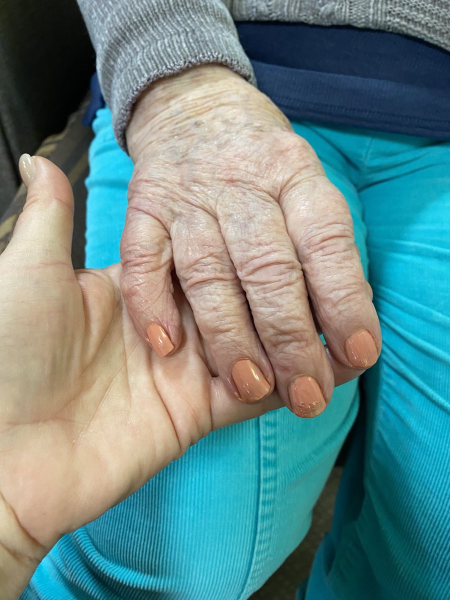 SilkCourtAH's tweet image. So today our lady’s had a little pamper and had their nails done all ready for Christmas 💅🎄❤️ #carehomes #pamper #nails