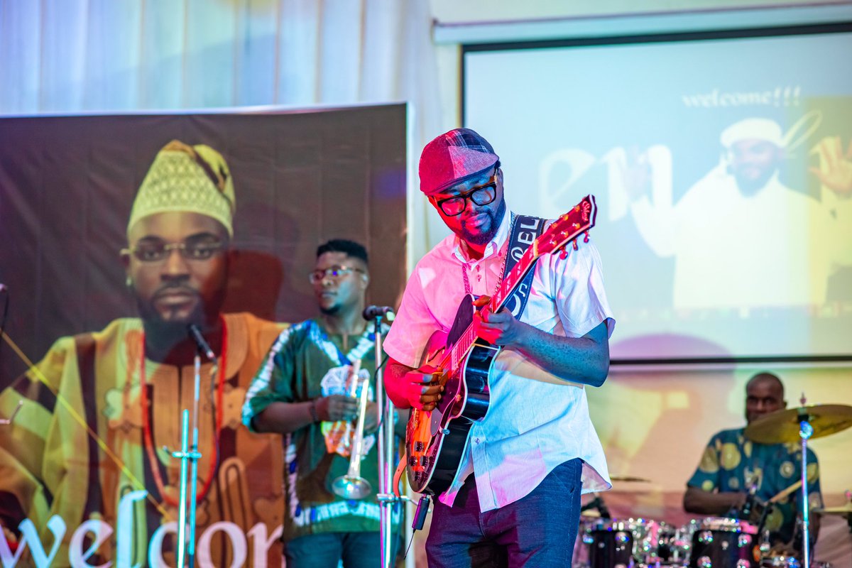 osharaofficial's tweet photo. #TenofMe #Highlightsthe the JAZZ and the STRING lord π @official_ogunmiloro THANK YOU for being a part of this success story!
πΈ: @oluyatography
#TenofMe #GreenwaveRecords #Album #Oshara https://t.co/fewFEHoxmq