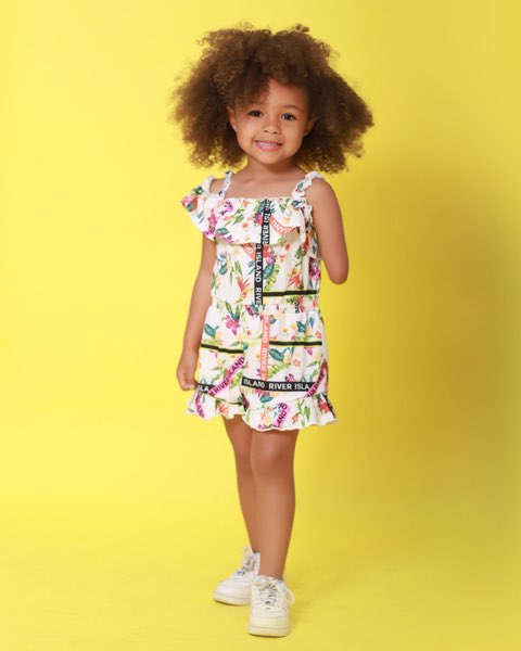rebelnineteen's tweet photo. ⭐️AVAILABILITY CHECKED⭐️ Our stunning Asante😍 has been #AvailabilityChecked📝 for a shoot with a high street fashion brand in the new year📸👚👖🎒👟🧢 Well done and fingers crossed🤞🏻🖤💛#TeamRebel #RebelNineteen💫 https://t.co/DxyAJKrtju