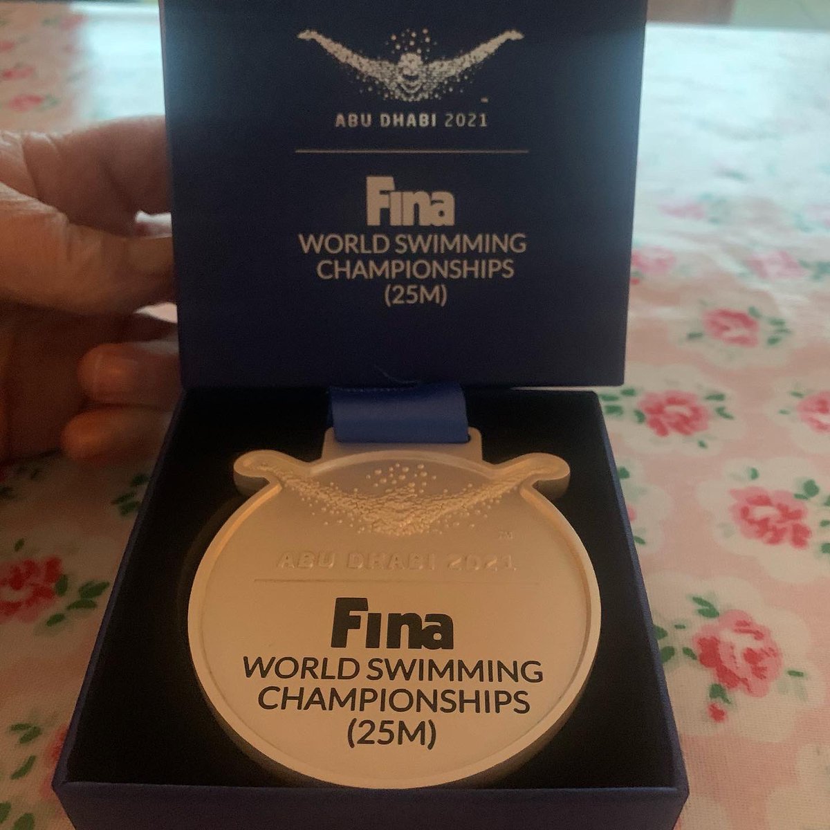 teamtsccoach's tweet image. Today...a most special catch-up🥈@walsheellen #FunFastFearless @TEAMTSCSWIM 

❤️👇💙👇🧡👇💙 👇❤️