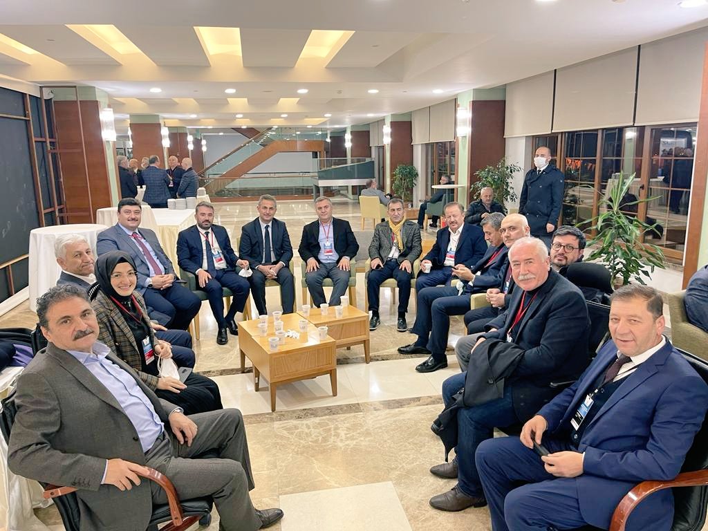 AK Parti Genel Merkezimizin düzenlediği, Cumhurbaşkanımız Sn <a href="/RTErdogan/">Recep Tayyip Erdoğan</a>’ın teşrifleriyle gerçekleştireceğimiz Belediye Başkanları İstişare ve Değerlendirme Toplantısı öncesinde kıymetli Başkanlarımızla bir aradayız.
AK Belediyeler olarak her zaman Milletimizin hizmetindeyiz.