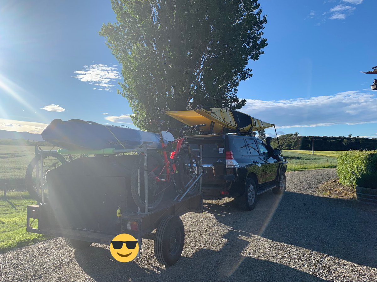 Moonbawn's tweet photo. Heading on summer holidays #nzpeaker style, I hope MIQ isn’t too rough on you @SamHeughan and you get out soon to enjoy this great country @MyPeakChallenge @NzPeaker https://t.co/RhygYGVlPc