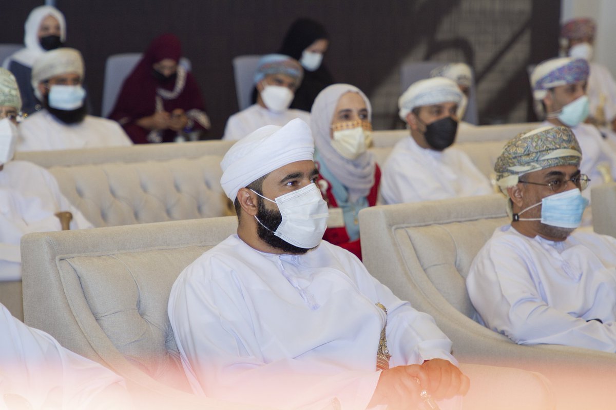 3dfactory_om's tweet photo. لحظات تدشين طابعة 3D Factory 1.0 من قبل سعادة الدكتور سيف بن عبدالله الهدابي وكيل وزارة التعليم العالي والبحث العلمي والابتكار للبحث العلمي و الابتكار، وجانب من الحفل.
#3dfactory https://t.co/tIlASS2Eg5