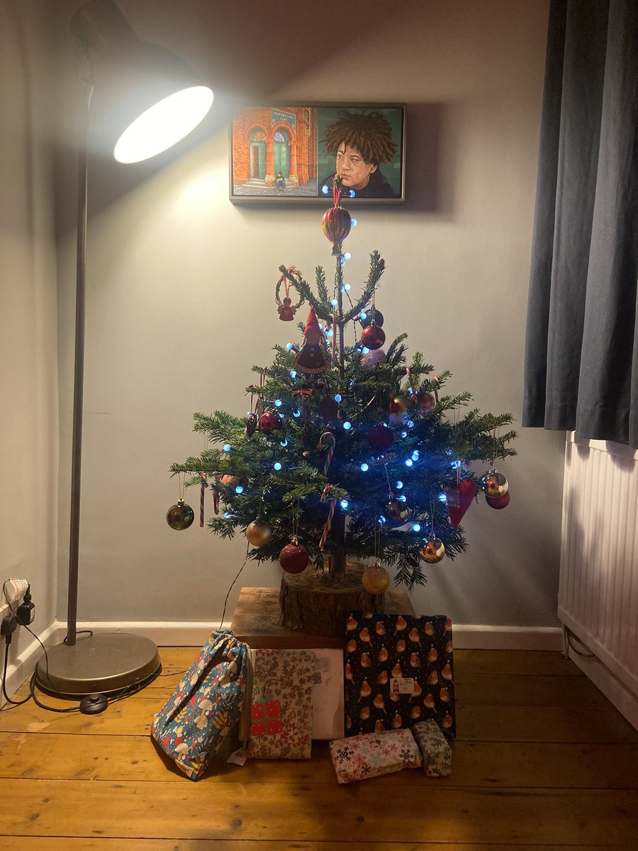 NathanBryon's tweet photo. Finally in the crimbooooo spirit with our lil tree and lights !!!! Mulled wine and brandy in the cup!!! #sendmorepresents https://t.co/idimZS6Lij