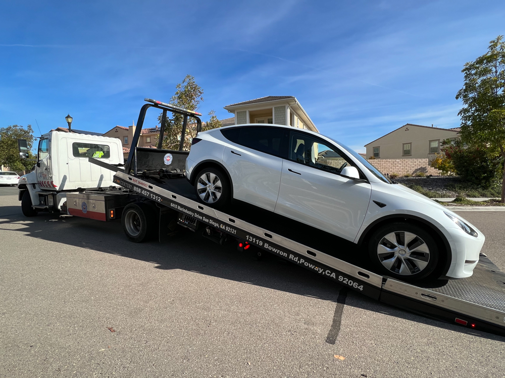 joeljohnstone's tweet photo. Tesla software update adds TikTok, but breaks car! #tesla @tesla @elonmusk https://t.co/fGaSWjLKG0