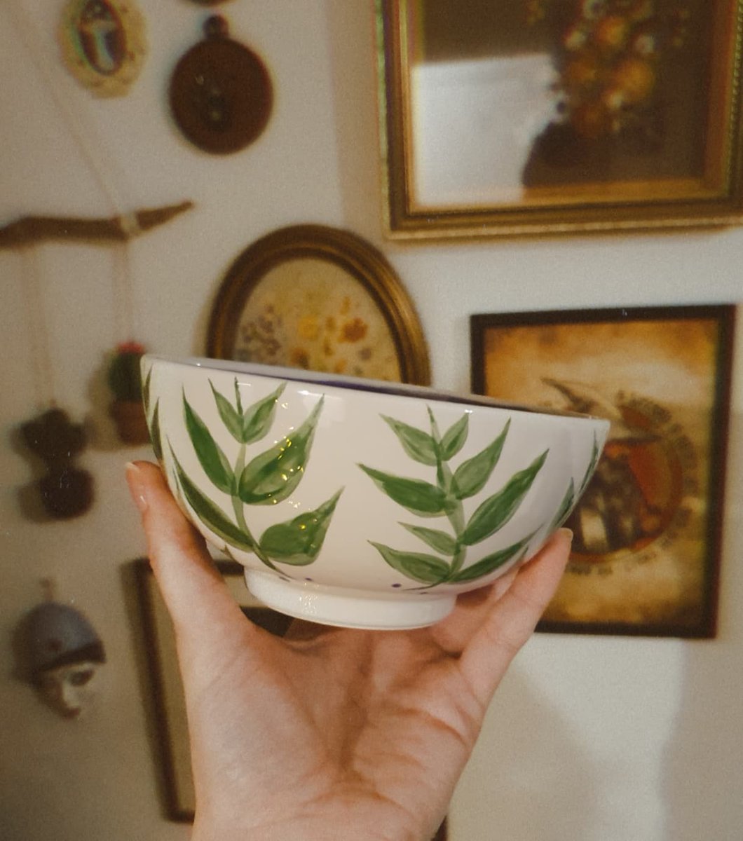 elvensunflower's tweet photo. I've been painting pottery lately and it's super therapeutic, even if they haven't turned out how I'd like because of my hand tremors. It's still nice to do and I love it. 🌿 https://t.co/2Bi2msEnYB