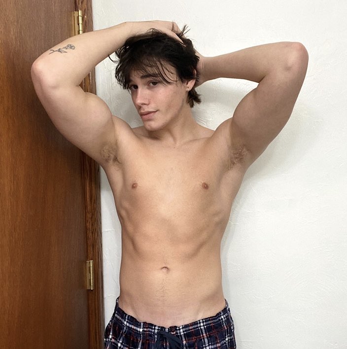 broghan_semrad's tweet photo. Going commando in PJ pants is always… hard 😈🍆 https://t.co/S4T4VIP3hf