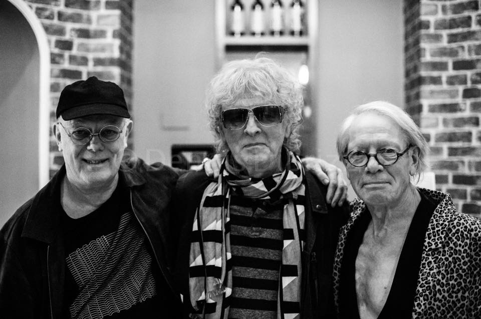 Merry Mott Christmas and Happy New Year from the Class of '74! Cheers, Dudes! 🎄
📸: <a href="/dennisdibrizzi/">dennisdibrizzi</a>