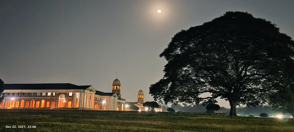Revti_Raman_IFS's tweet photo. Moonlit December Night.. @ FRI, Dehradun.
#IFS_Training #FullMoon #IGNFA #FRI #Deharadun https://t.co/7OyBZOCciZ