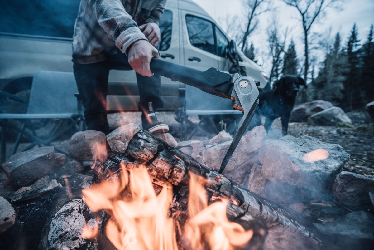aclim8gear's tweet photo. The faster to fire, the quicker to fetch. Make quick work in the field using the spade on the Combar™ Pro Titanium.
#aclim8 #designedforadventure https://t.co/frgq5ABDWr