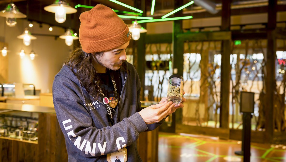 Henny G knows what you need, visit our Bellevue store and ask our Budtenders what's in Evergreen Market stockings this holiday!

.

.

.

.

.

.
#BellevuwWA #PNW #Stonersociety #EvergreenMarket #PNW #Stonercity #420daily #Ganjababy #Dabbersdaily #WashingtonStoners  #Cannabis
