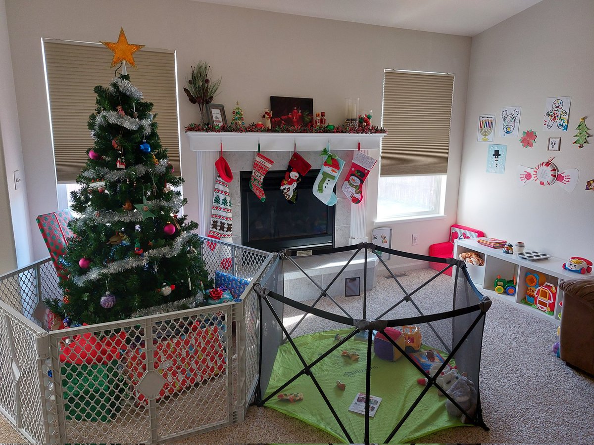 quadeights8's tweet photo. It is a geometric Christmas. 

#toddlerlife https://t.co/cEUWYVpOVS