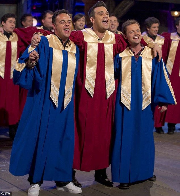 antanddec_vines's tweet photo. If you want to get in the Christmassy mood, I recommend watching @antanddec’s Christmas show on YouTube 🎄🎅🏼  

🎥: https://t.co/5s1V8Ww8Qh https://t.co/lxirlnSTSZ