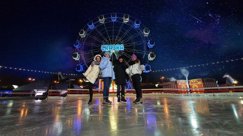 В парке «Сказка» открылся самый необычный каток в Москве - в форме сердца. Кататься могут все желающие без ограничений по времени.

К списку зимних развлечений на территории парка развлечений «Сказка» в Крылатском добавился каток под открытым небом.

katok.su/roll/news/v-kr…