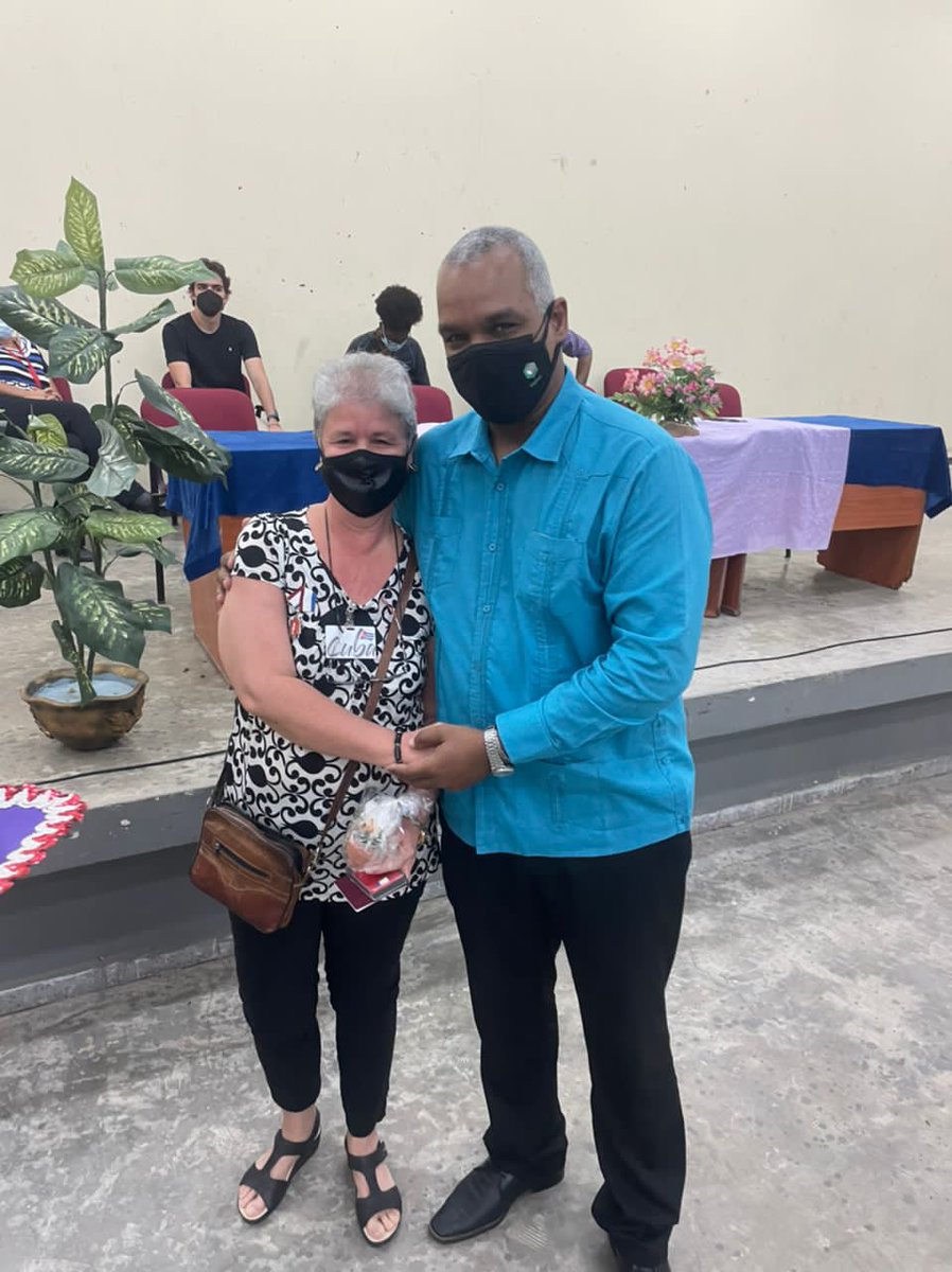 CivilCujae's tweet photo. Merecido homenaje a los que sin descanso forjan el futuro!!
Feliz día del educador 🥳🥳🥳
#DiaDelEducador https://t.co/QlIyJr5mVt