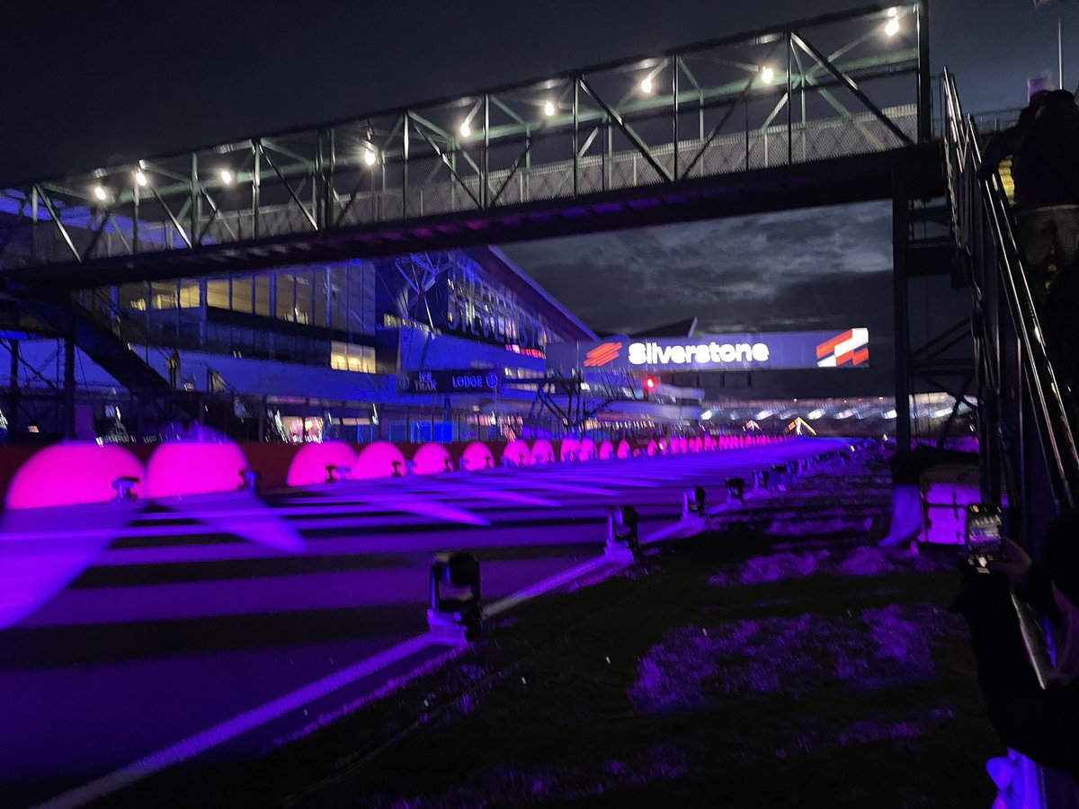 Brilliant show <a href="/SilverstoneUK/">Silverstone</a>, THIS is the lap of the season. #LapOfLights