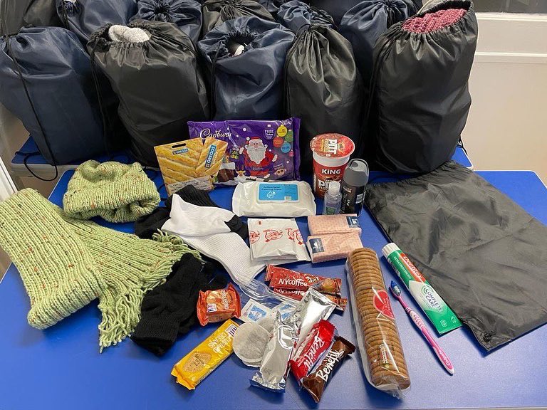 secretangelsuk's tweet photo. Helping the Homeless with Winter Care Kits
We delivered 20 homeless drawstring sacks to a shelter donated by Total Enterprise Solutions. The packs comprised of hats, scarfs, gloves, socks, hygiene products, food, drink &amp; @GreggsOfficial gift card. Dave will distribute accordingly https://t.co/LoNcjZTBf1