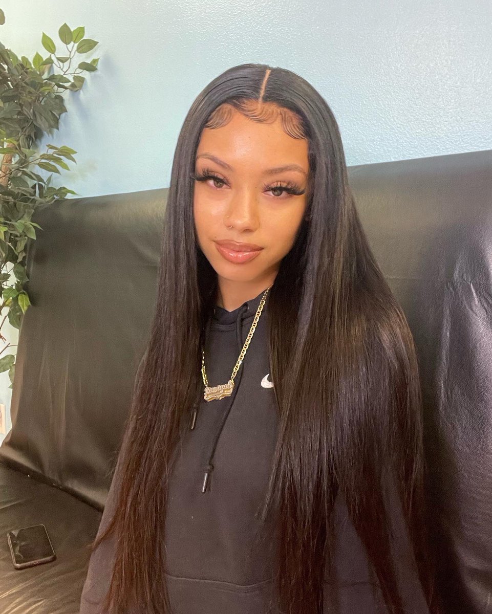 KayjahKAYJAH's tweet photo. Frontal wig install 😍 hit the link in my bio to book now, January books are now open. #SisterSistaStyles https://t.co/2SdHe4J9fG